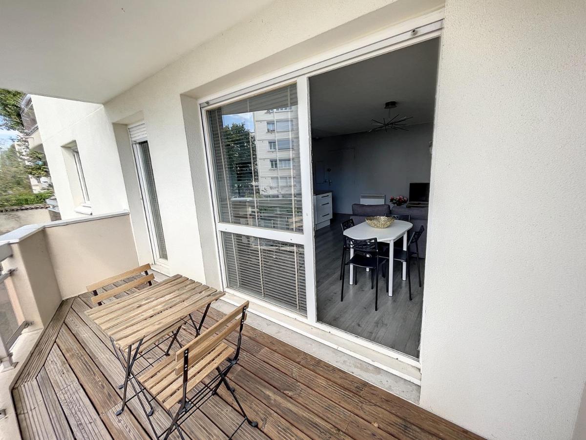 City & Cosy, Lyon Charcot- Wifi - Lave Linge - Balcon - Parking Bagian luar foto