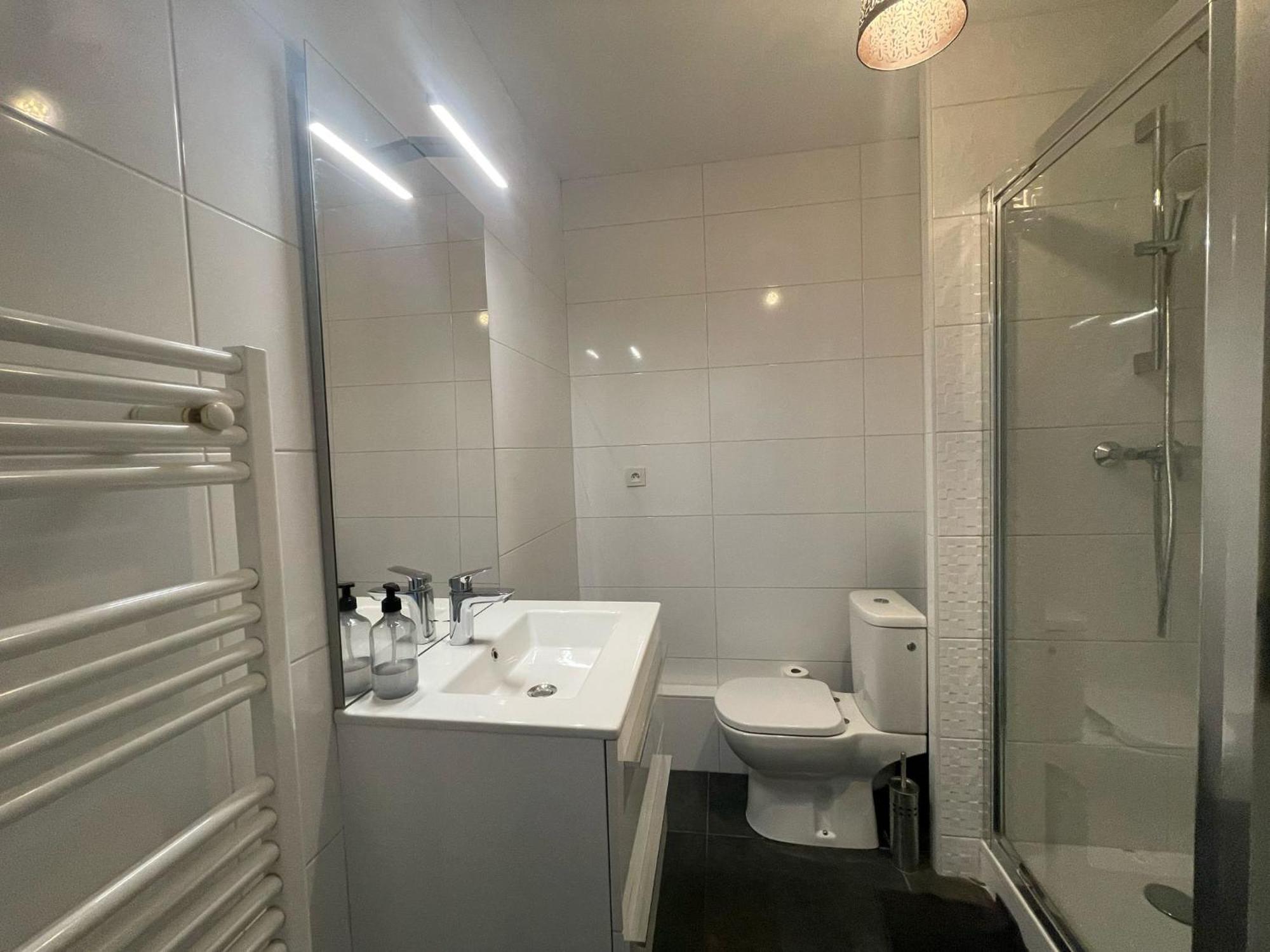 City & Cosy, Lyon Charcot- Wifi - Lave Linge - Balcon - Parking Bagian luar foto
