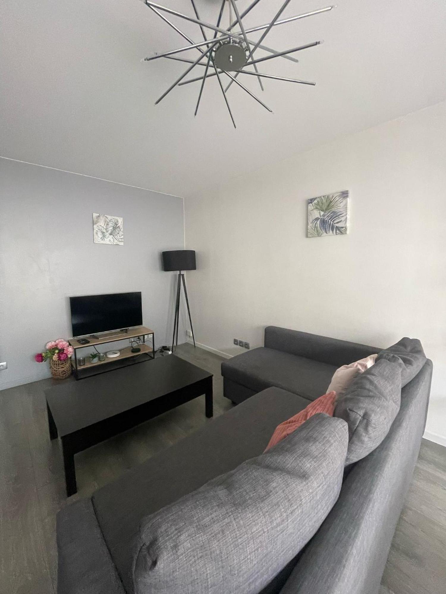City & Cosy, Lyon Charcot- Wifi - Lave Linge - Balcon - Parking Bagian luar foto